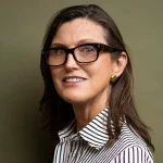 Cathie Wood Predicts Crypto Bounce as Liquidity Crunch Eases